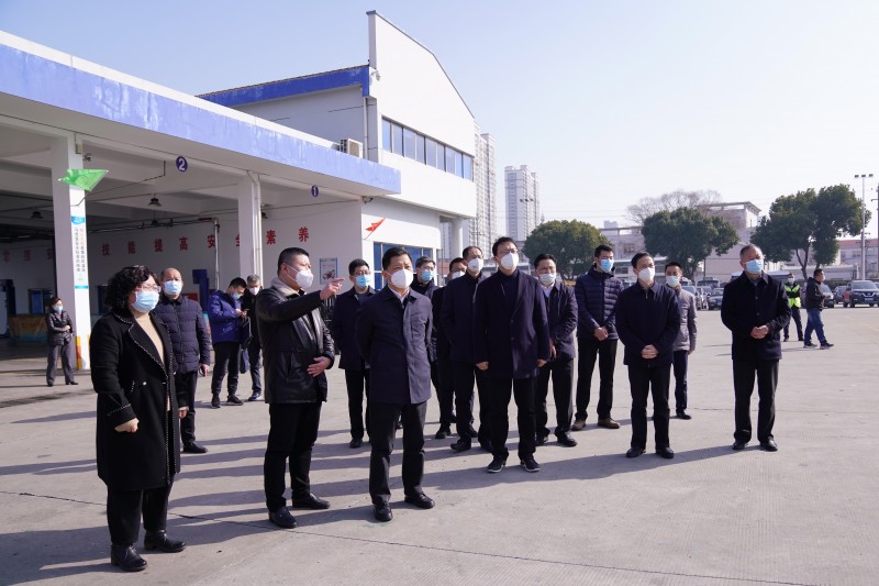 市领导赴公交集团开展节前安全督查