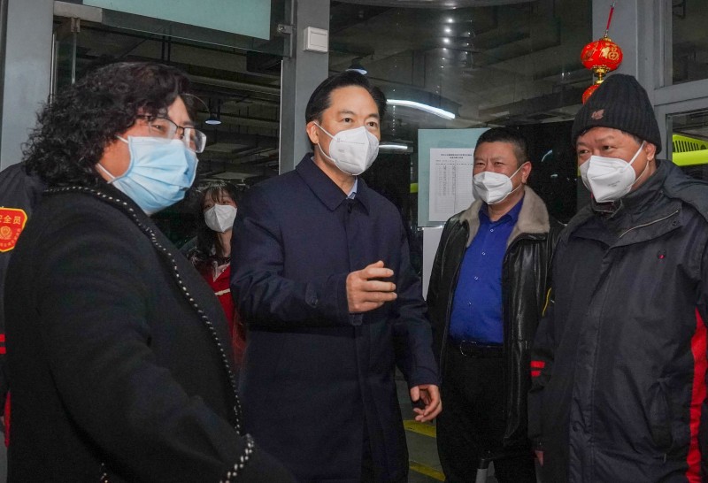 市委书记陈金虎督查公交保供应、保安全