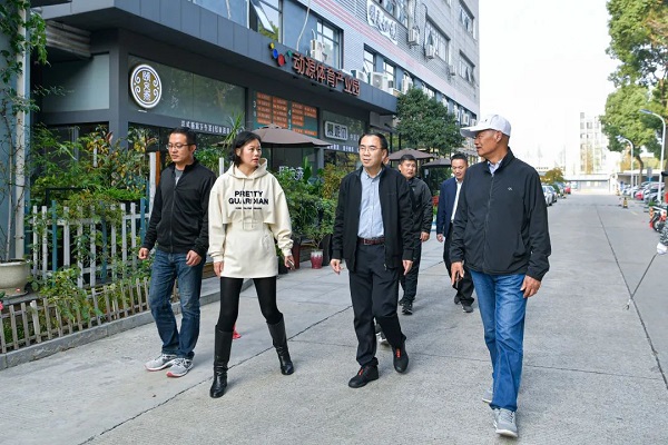 市体育局调研动源体育